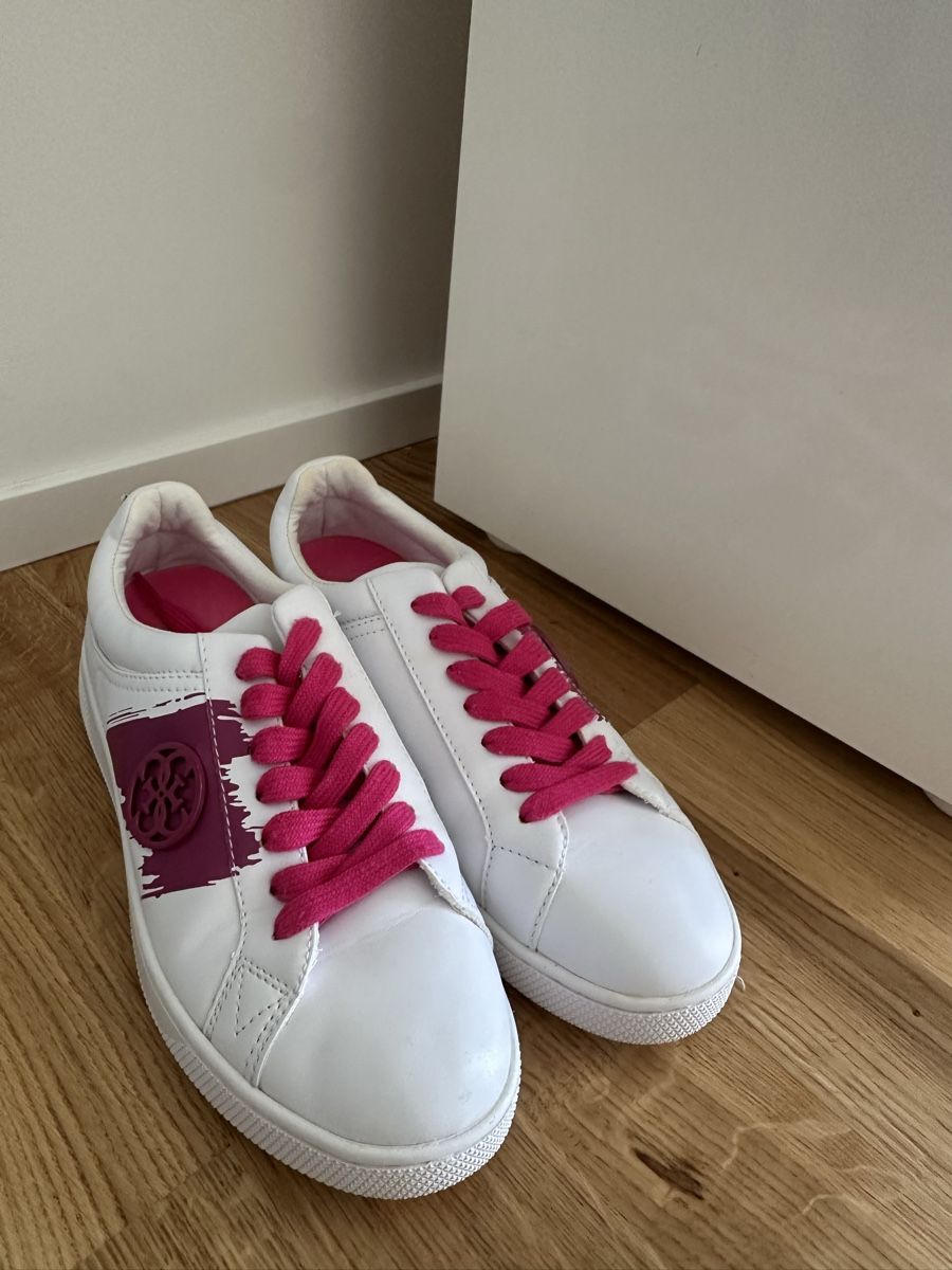 Guess Scarpe da donna: Guess Sneaker – Usato da Dietikon venduto da Terezah