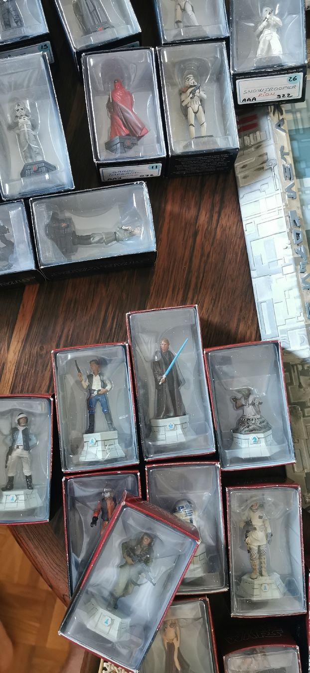 Spiele: Echiquier Starwars Altaya + 64 pieces – Gebraucht aus Vésenaz von Angela.C3 4