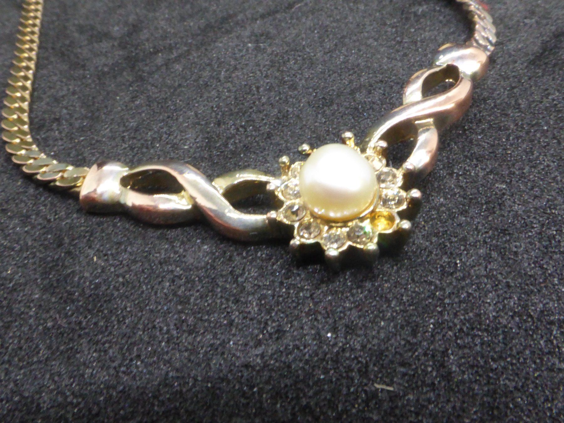 Altri gioielli: Ensemble collier et boucles d'oreilles avec perles et strass – Usato da Porrentruy venduto da Tic-Time 1