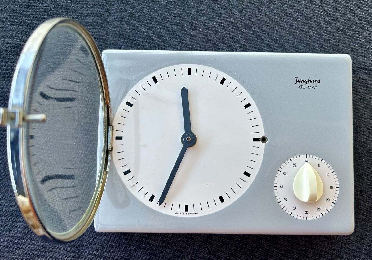 Junghans Orologi: Junghans Ato-mat Wanduhr Max Bill – Usato da Frauenfeld venduto da Colonia64 1