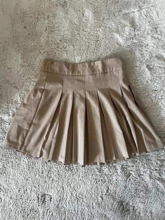 Kurzer Faltenrock von Stradivarius in Beige, Grösse M