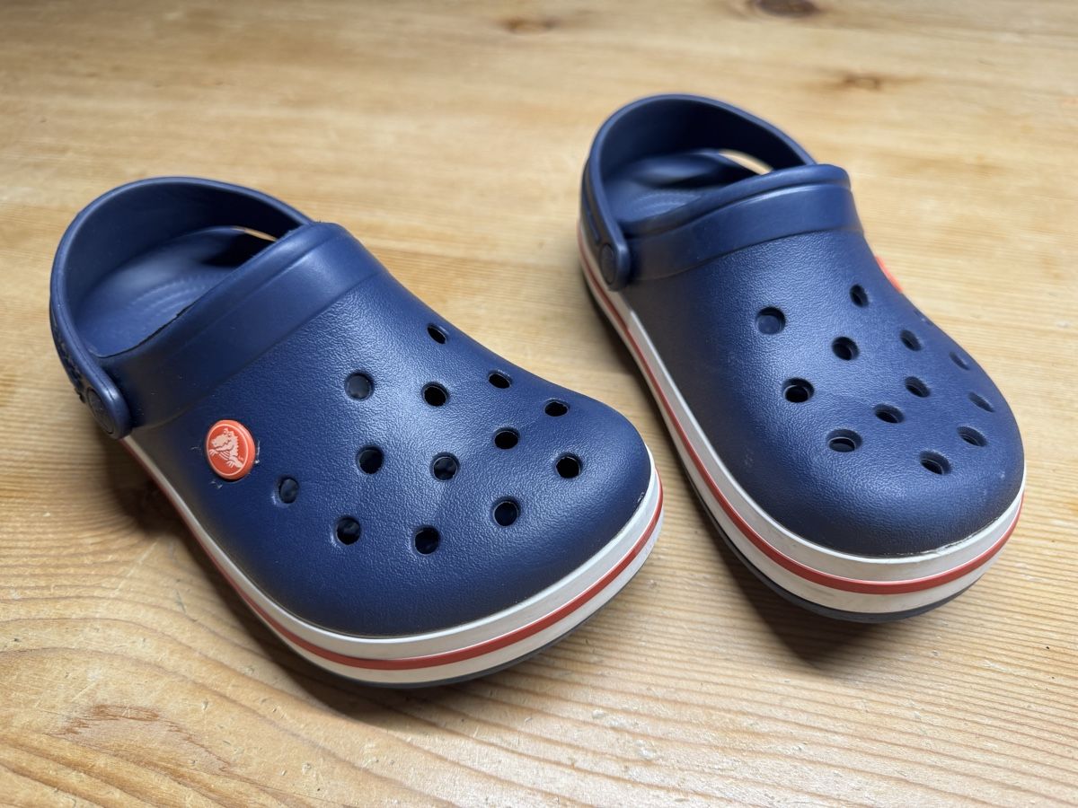 Crocs Schuhe für Jungen: Crocs, Grösse 33-34 – Gebraucht aus Urtenen-Schönbühl von Lalablue 2