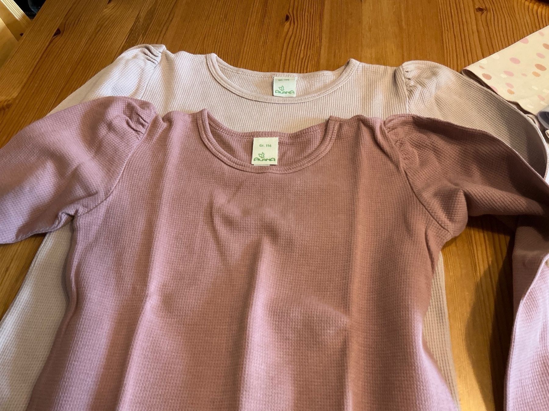 Ensembles coordonnés: Mädchen Shirts + Pullis,  9er-Set,  Gr. 116,  div. Marken – D'occasion à Aesch BL par Fortexx 4