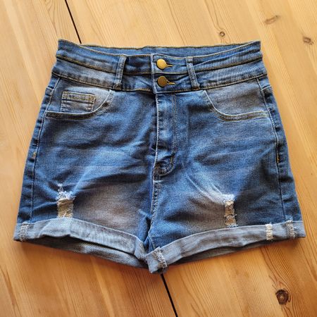 Jeans Shorts Damen Grösse M leichte Used-Optik Neu