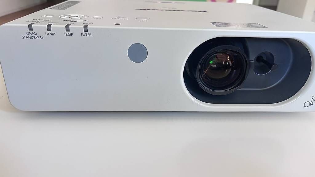 Proiettori: Panasonic LCD-Projektor PT-FX400E – Usato da Moosseedorf venduto da col_h8jg