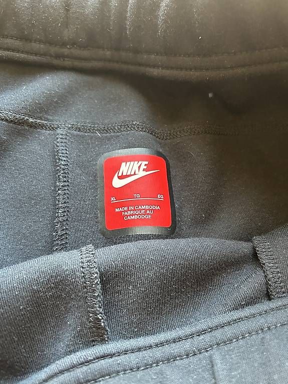 Completi, tute sportive e funzionali: Nike Tech Fleece x YB Trainingsanzug – Usato da Zürich venduto da mullf 4