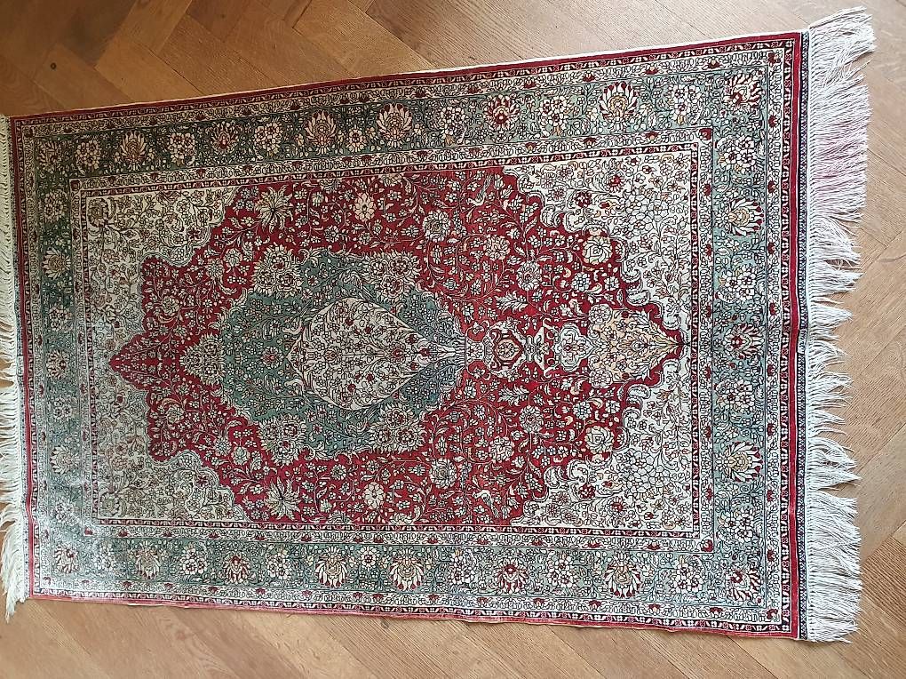 Teppiche: Kleiner seidenteppich ca80x120 – Gebraucht aus Olten von stritten