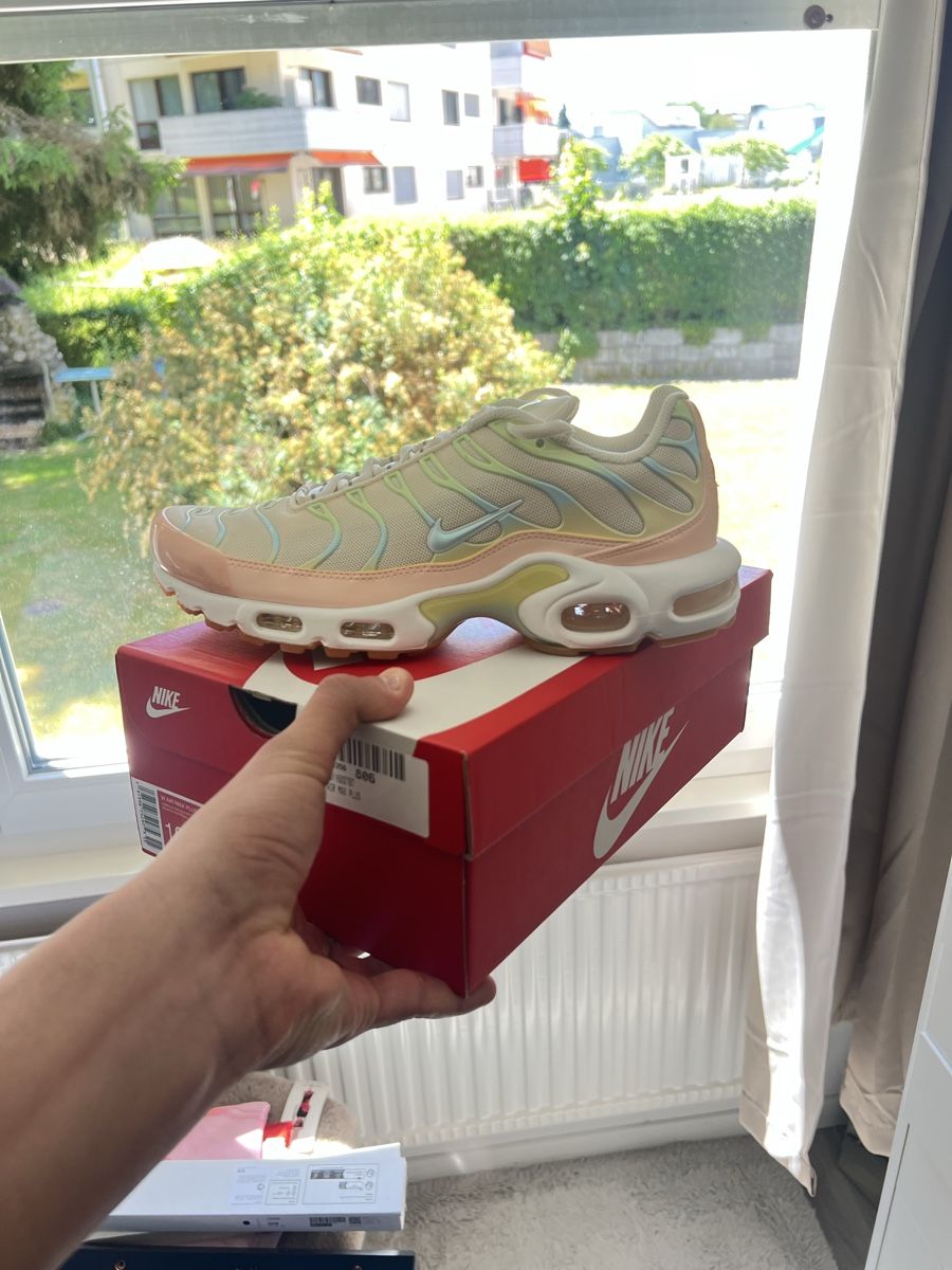 Nike Scarpe da uomo: Baskets Nike Air Max Plus neuves taille 41, parfaites pour – Nuovo e nell'imballaggio originale da Urtenen-Schönbühl venduto da Big.sanad