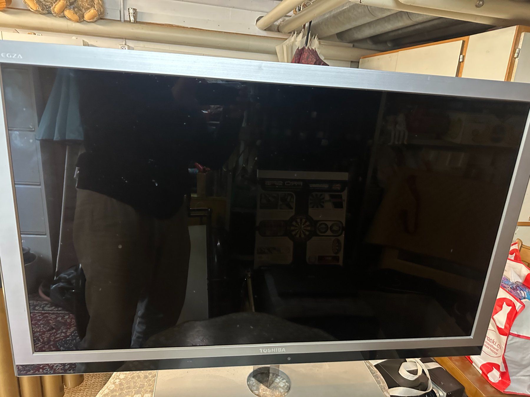 Toshiba Televisori: Fernseher guter Zustand, 107 cm – Usato da Zürich venduto da ach_dpc5