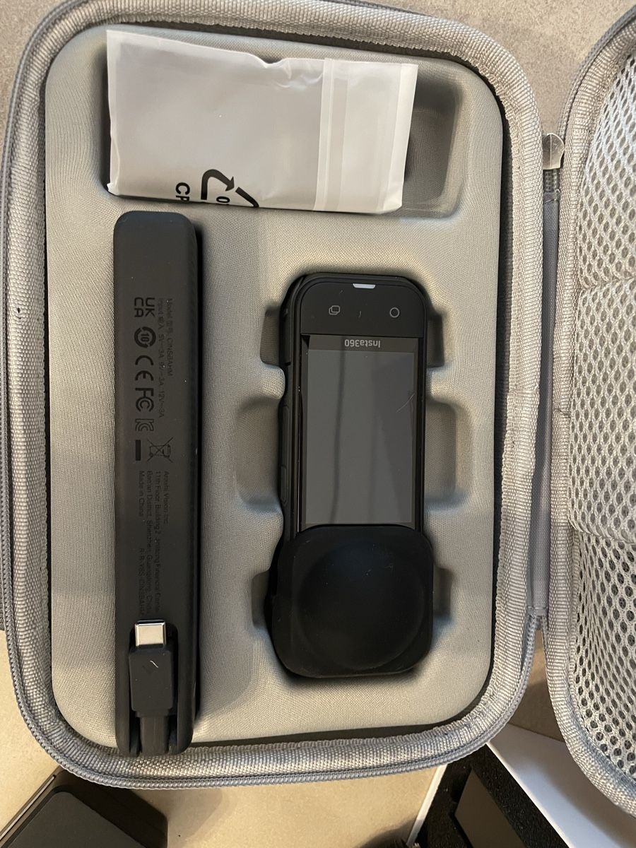 Insta360 Videocamere: Caméra d'action Insta360 X5 8K Essentials Bundle état neuf – Nuovo e nell'imballaggio originale da Courtételle venduto da chl_kj2l 3