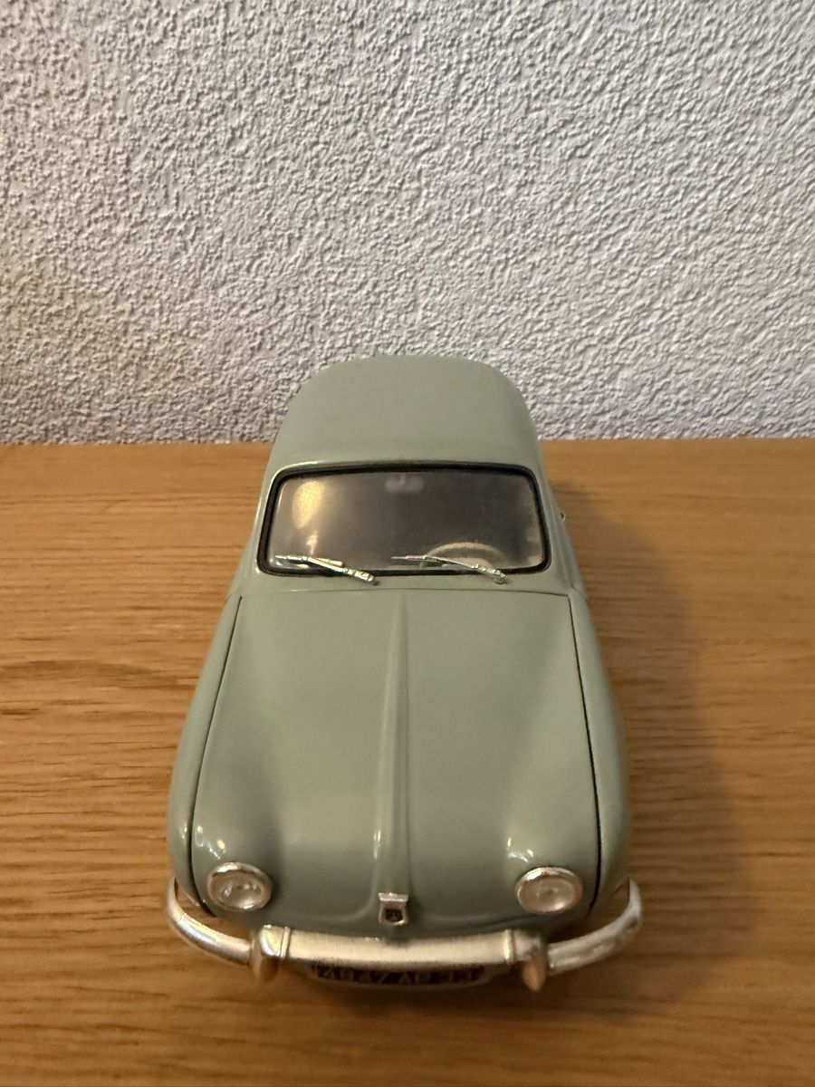 Norev Modellautos: Norev Renault Dauphine 1/18 – Gebraucht aus Aarberg von Paloma013 1