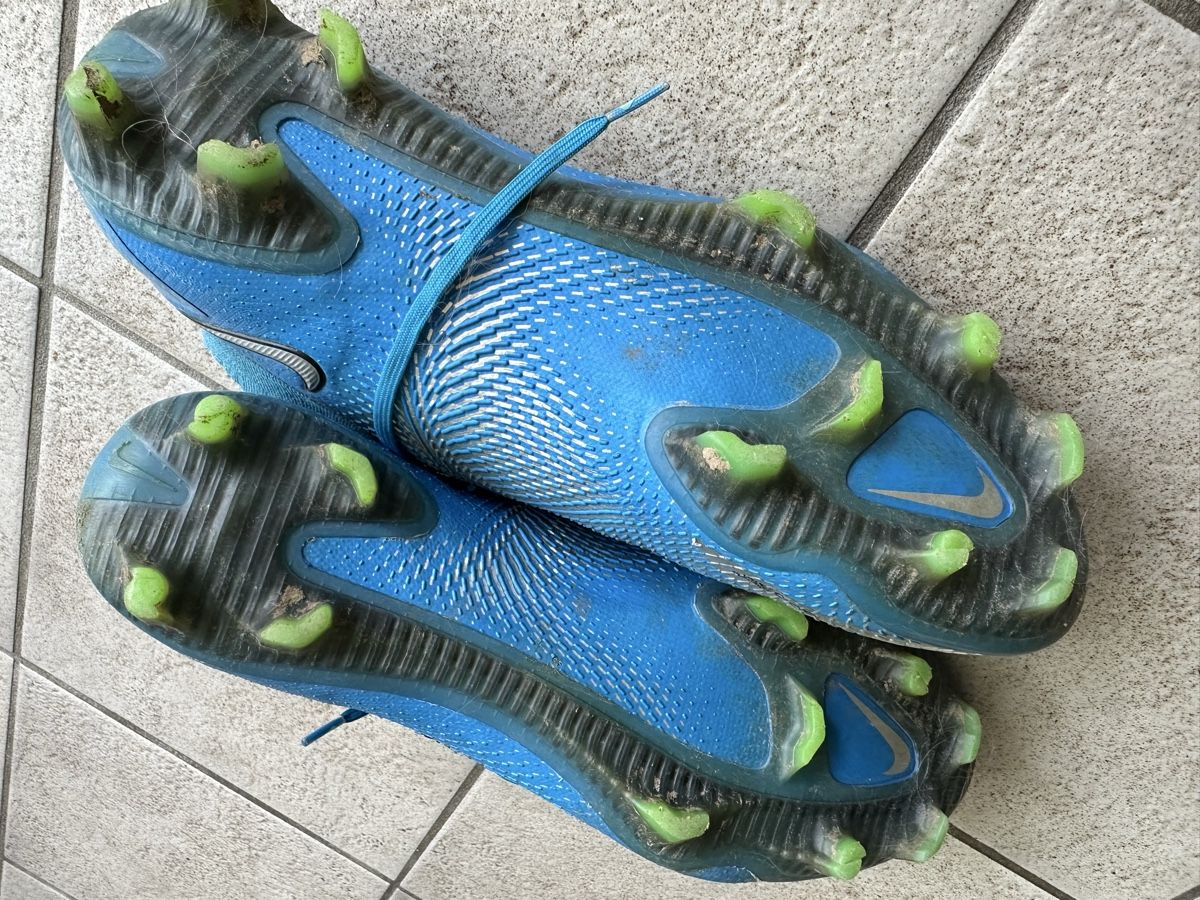 Nike Scarpe da uomo: Fussballschuh Nike Phantom Gr 46 – Usato da Sierre venduto da Tracy83 2