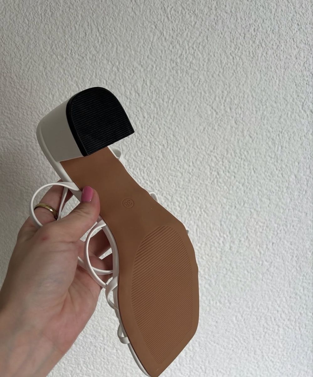 Scarpe da donna: Sandaletten weiss Grösse 38  – Usato da Chur venduto da faja7000 2