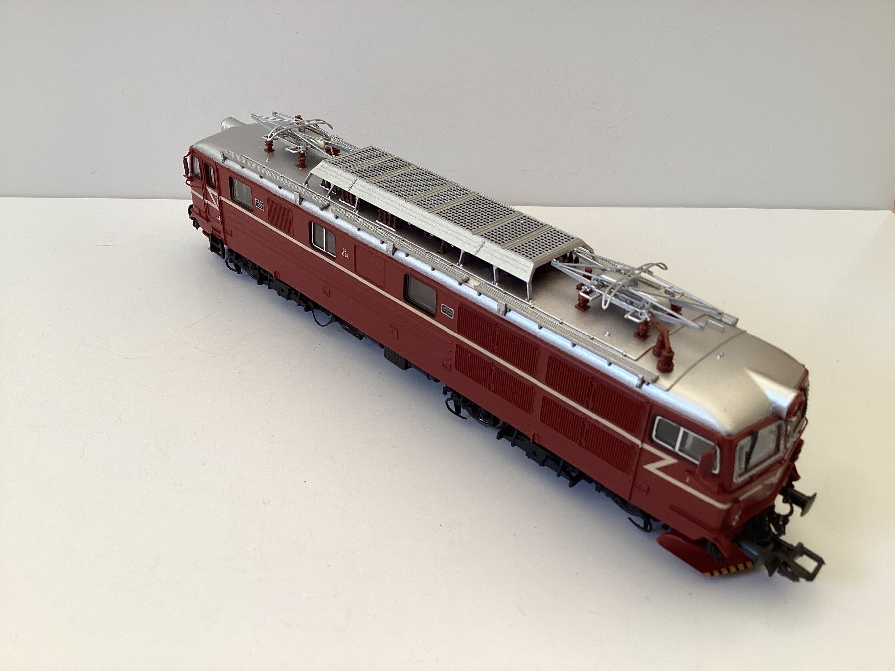 Modellini di ferrovie: NMJ 93101 NSB 14.2164 Old Design H0 1:87 – Usato da Effretikon venduto da simtek_de 2