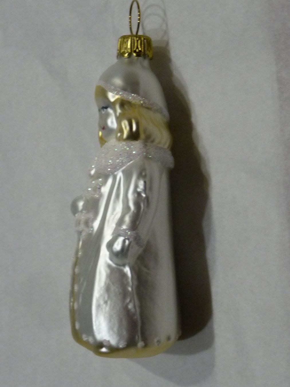 Toutes les décorations: Mädchen mit elfenbeinfarbenem Kleid Christbaumschmuck – Neuf avec emballage d'origine à Alpnach Dorf par marvo 2