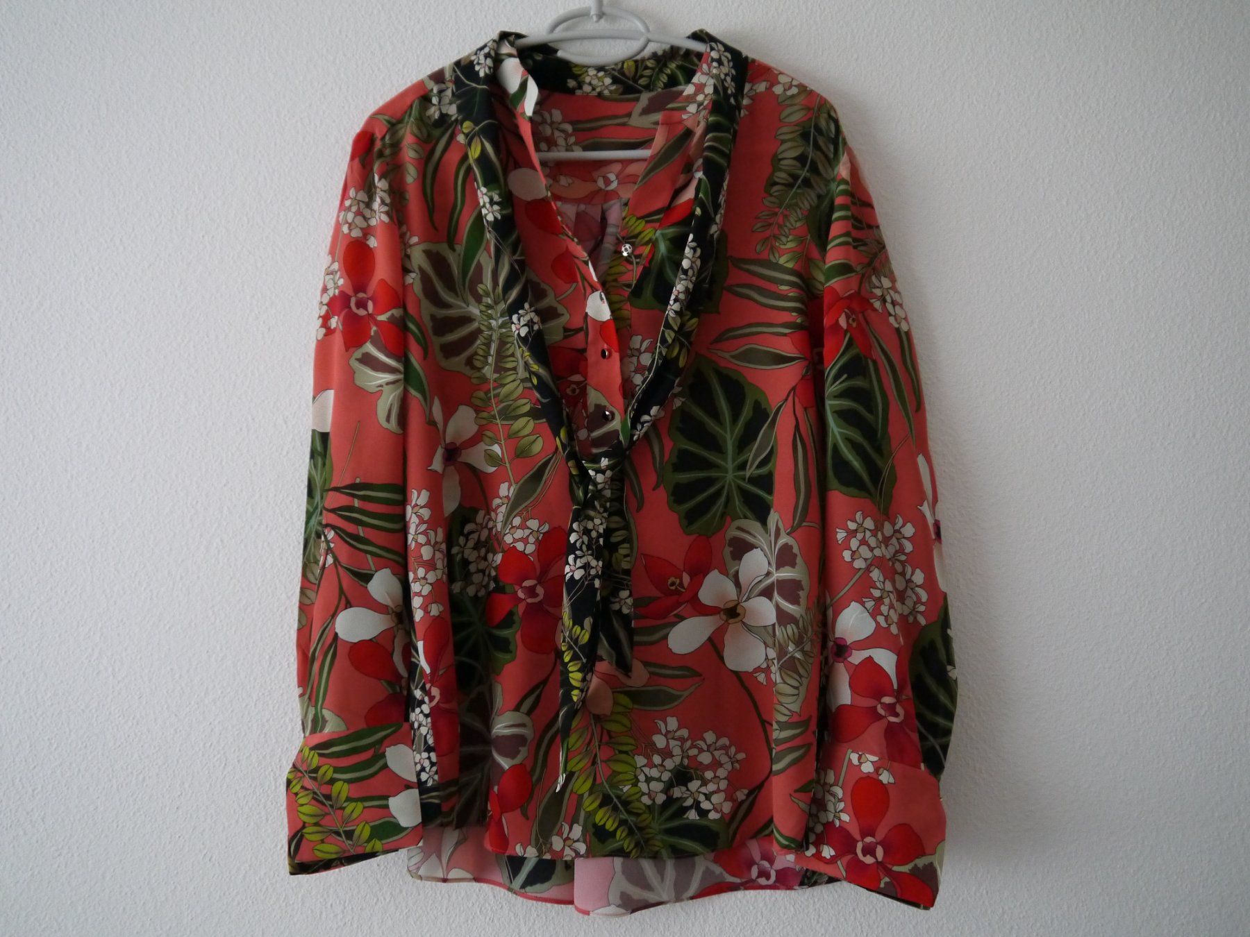 Marc Cain Blusen: MARC CAIN Bluse aus Viskose, Seide N4 – Gebraucht aus Hagendorn von Blaf