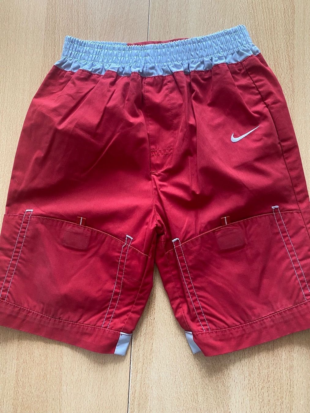 Nike Pantaloni: Short Nike garçon t.86-92 – Usato da Le Brassus venduto da lionete02