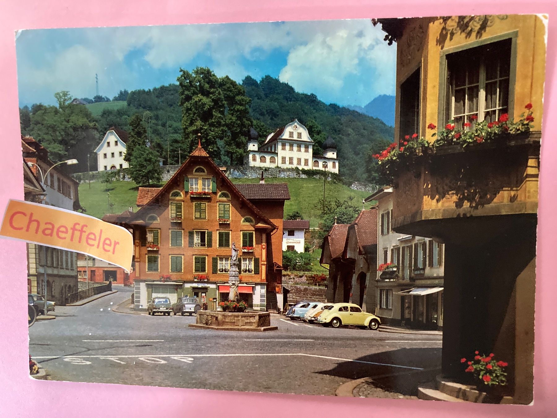 Cartoline postali: 1974 Sarnen.  Dorfplatz mit Lendenberg – Usato da Zürich venduto da Chaeffeler