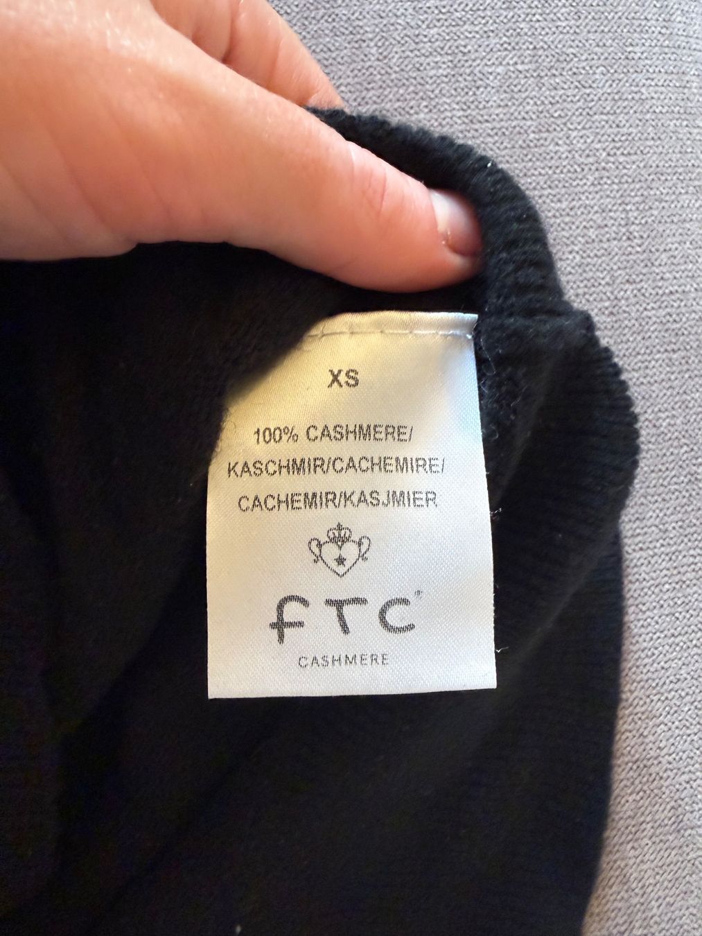 Top: Pull cachemire xs over size – Usato da Payerne venduto da kni_w6xk 1