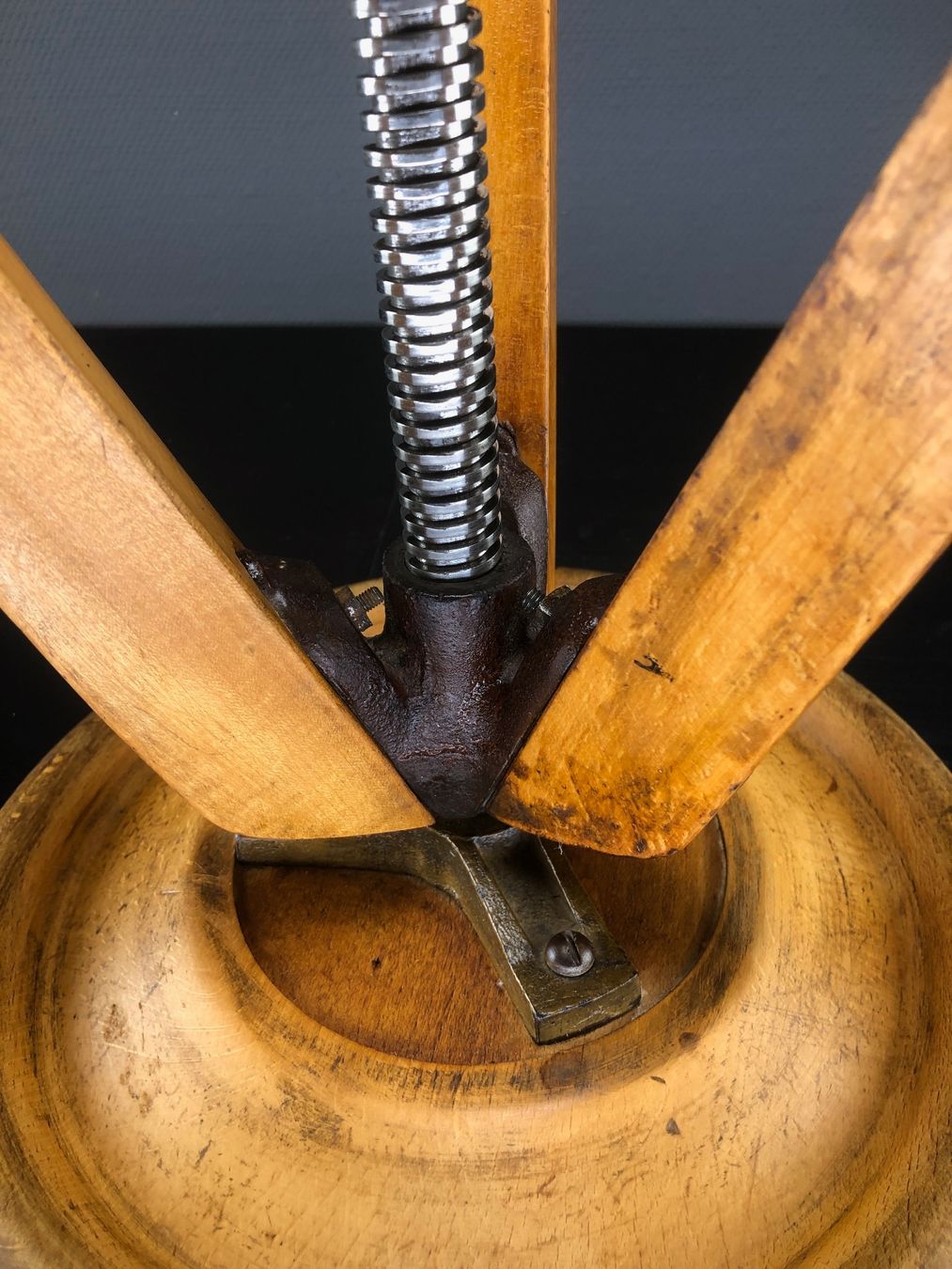 Sgabelli: Toller, Vintage Werkstatthocker, schönes Design – Usato da Laufenburg venduto da industrial-silence 8