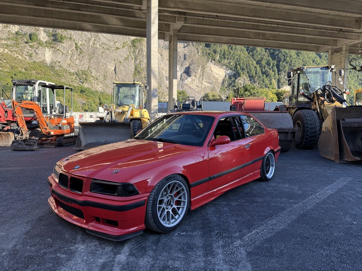 BMW Automobili: Bmw M3 3.0 E36 – Usato da Corseaux venduto da RGS.26