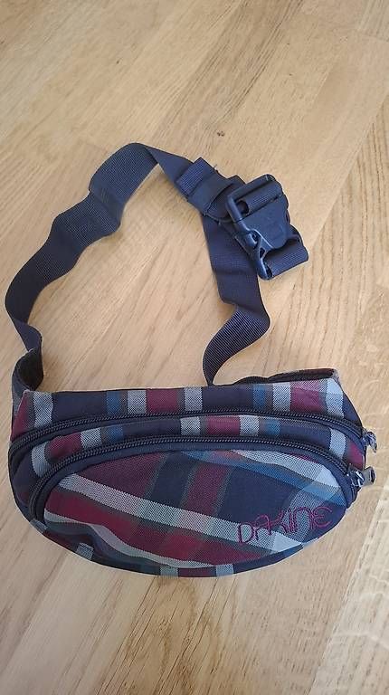 Dakine Taschen für Damen: Dakine Bauchtasche – Gebraucht aus Lyss von saariinaa