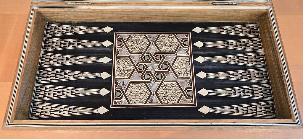 Giochi: Schachbrett & Backgammon, kunstvollem orientalischen Mustern – Usato da Pfeffingen venduto da rov_9frp 1