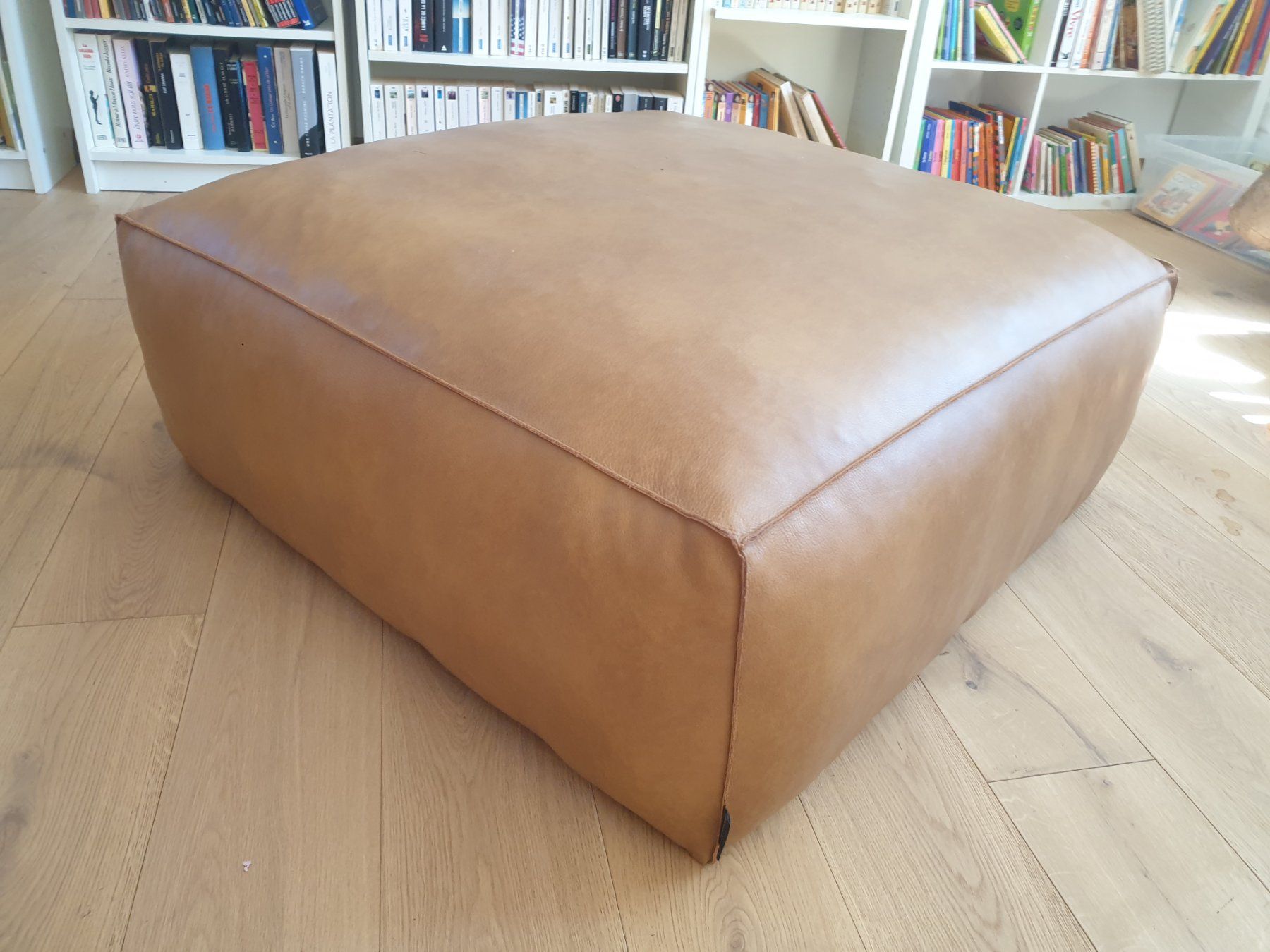 Sessel: Pouf en cuir véritable - Maison héritage – Gebraucht aus Clarens von vai_7sdm