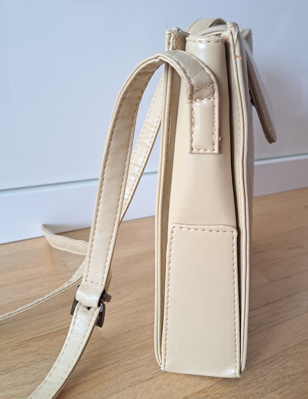 Borse da donna: Elégant sac à main beige – Nuovo (secondo la descrizione) da Le Mont-sur-Lausanne venduto da olatiu 5