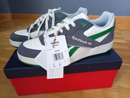 Reebok Englishe Sneaker, Gr. 41, neu mit Etikett.