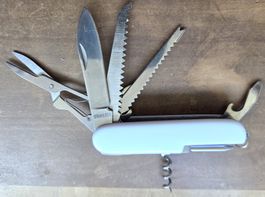 Taschenmesser mit 11 Funktionen