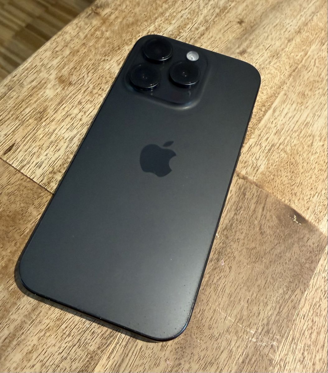 Apple Telefoni cellulari / Smartphones: iPhone 15pro 128 – Usato da Muttenz venduto da 1912 2