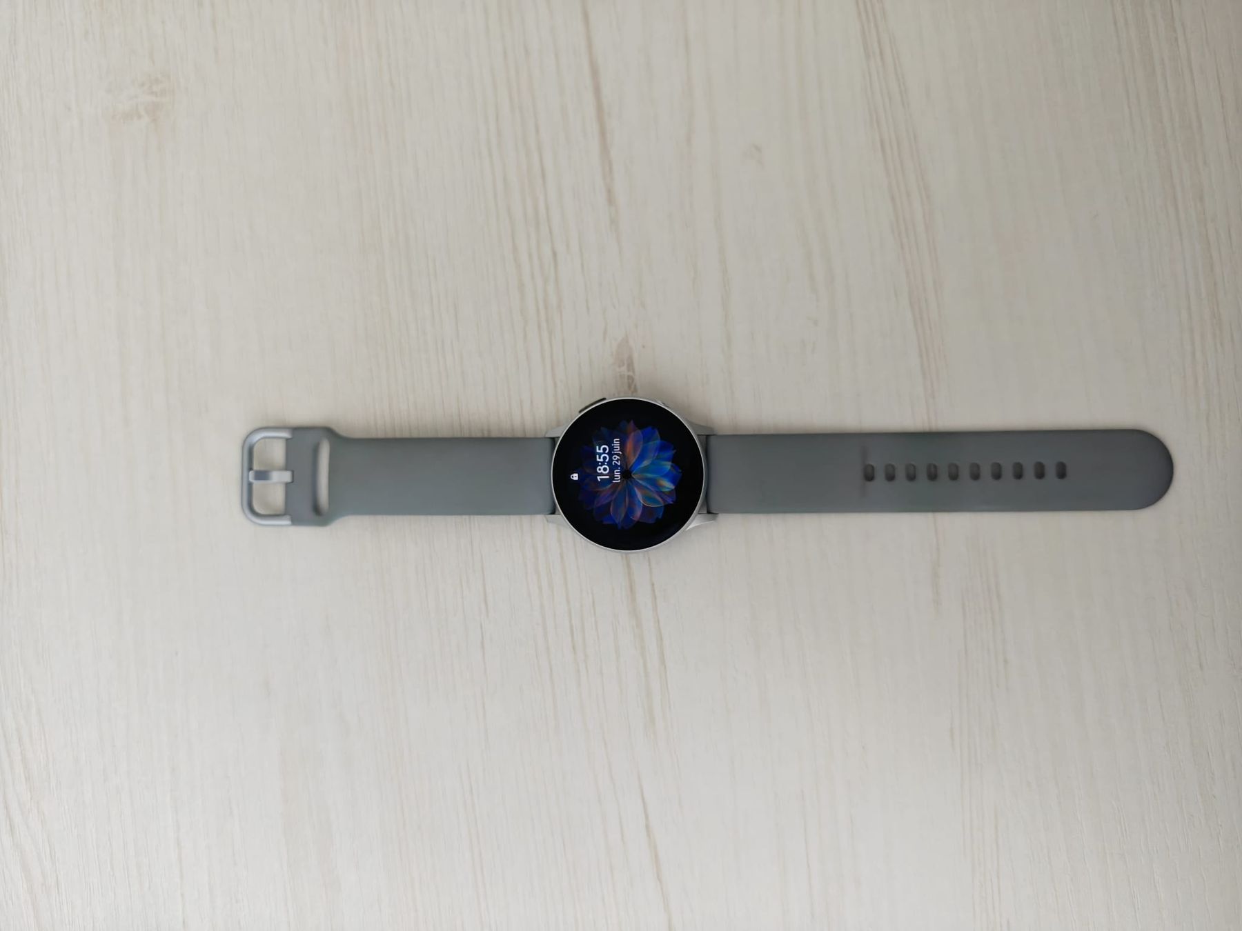 Samsung Smartwatch: Samsung Galaxy Watch Active2 grau – D'occasion à Prilly par Sdeca 2