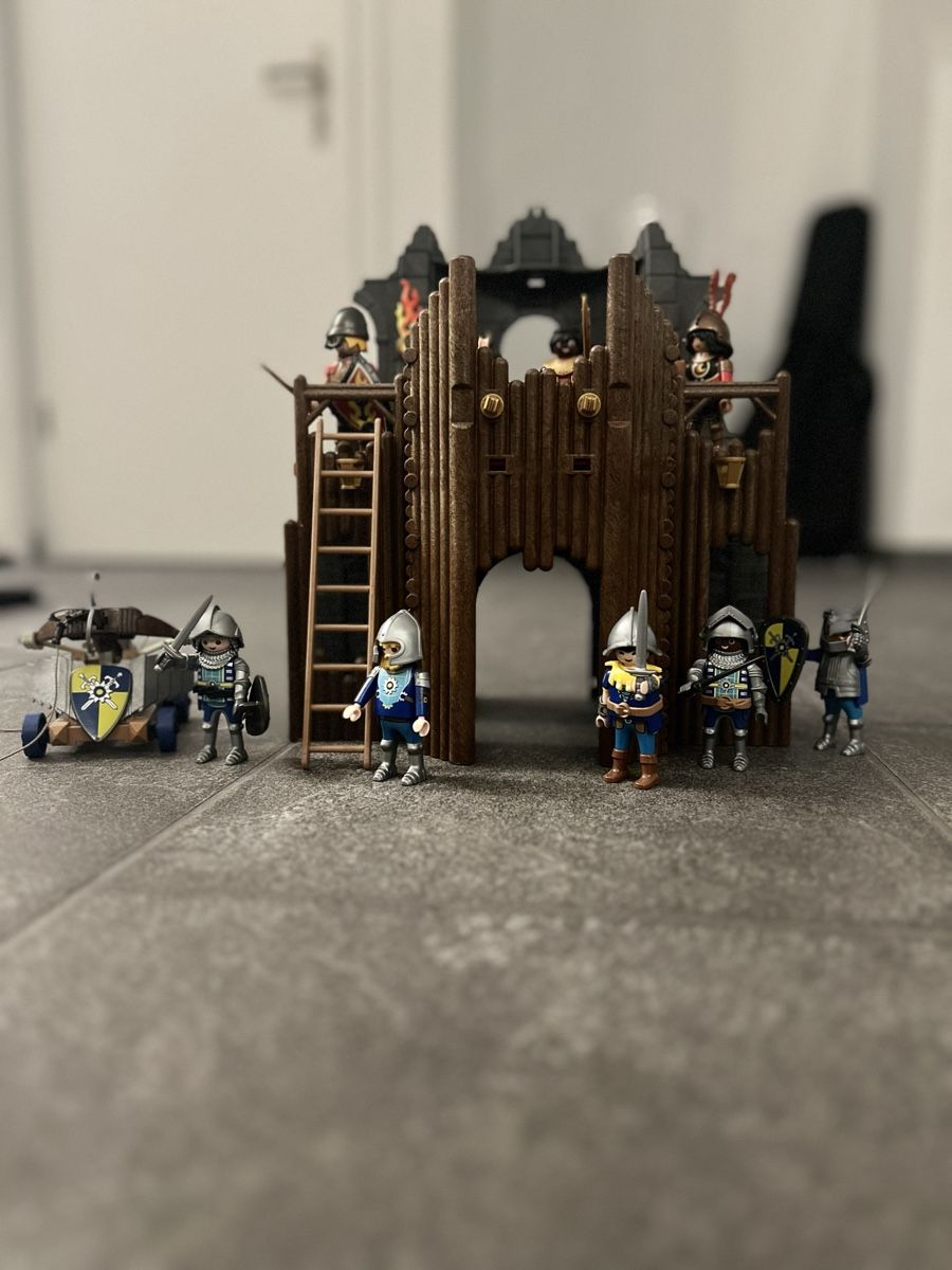 Playmobil Giocattoli: Playmobil Novelmore mit Zubehör – Nuovo (secondo la descrizione) da Wanzwil venduto da san_6zx5