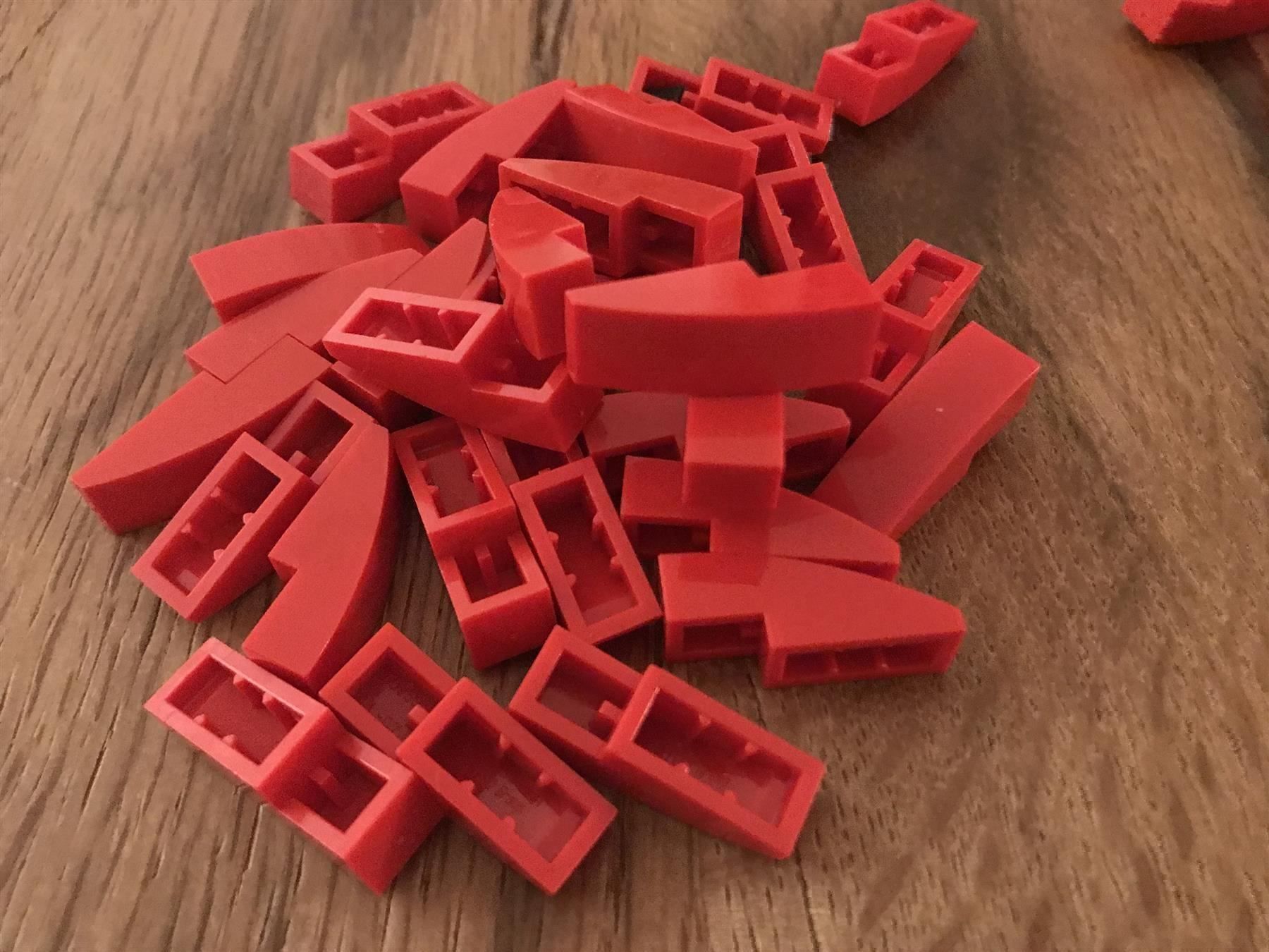 Lego Spielzeuge: LEGO 25x Dachstein 3x1 mit Bogen (50950) – Gebraucht aus Müntschemier von Svonae