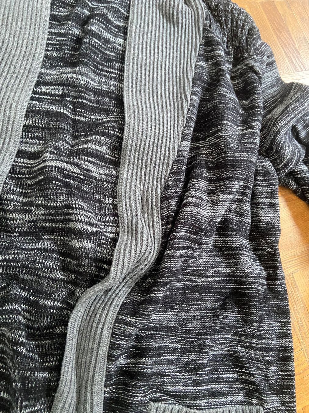 Giacche: Strickjacke – Usato da Hittnau venduto da Oracel 4