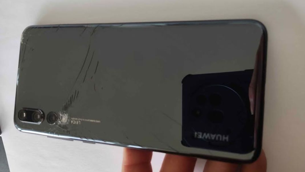 Huawei Portables: Huawei P20 Pro, Risse am Glas,  – D'occasion à Ebikon par val_w5jm 3
