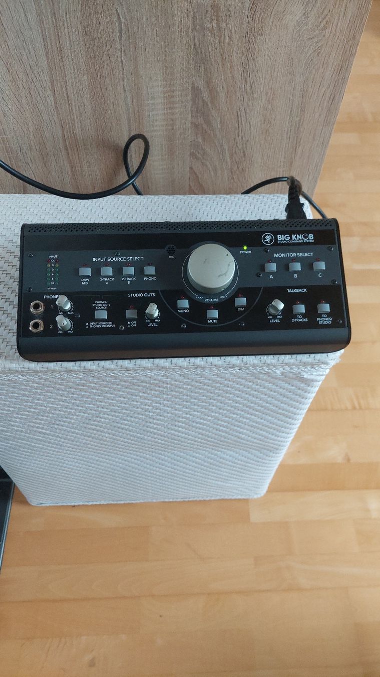 Mackie Console di mixaggio: Mackie Big Knob Studio Command System – Usato da Arisdorf venduto da GoodJoice