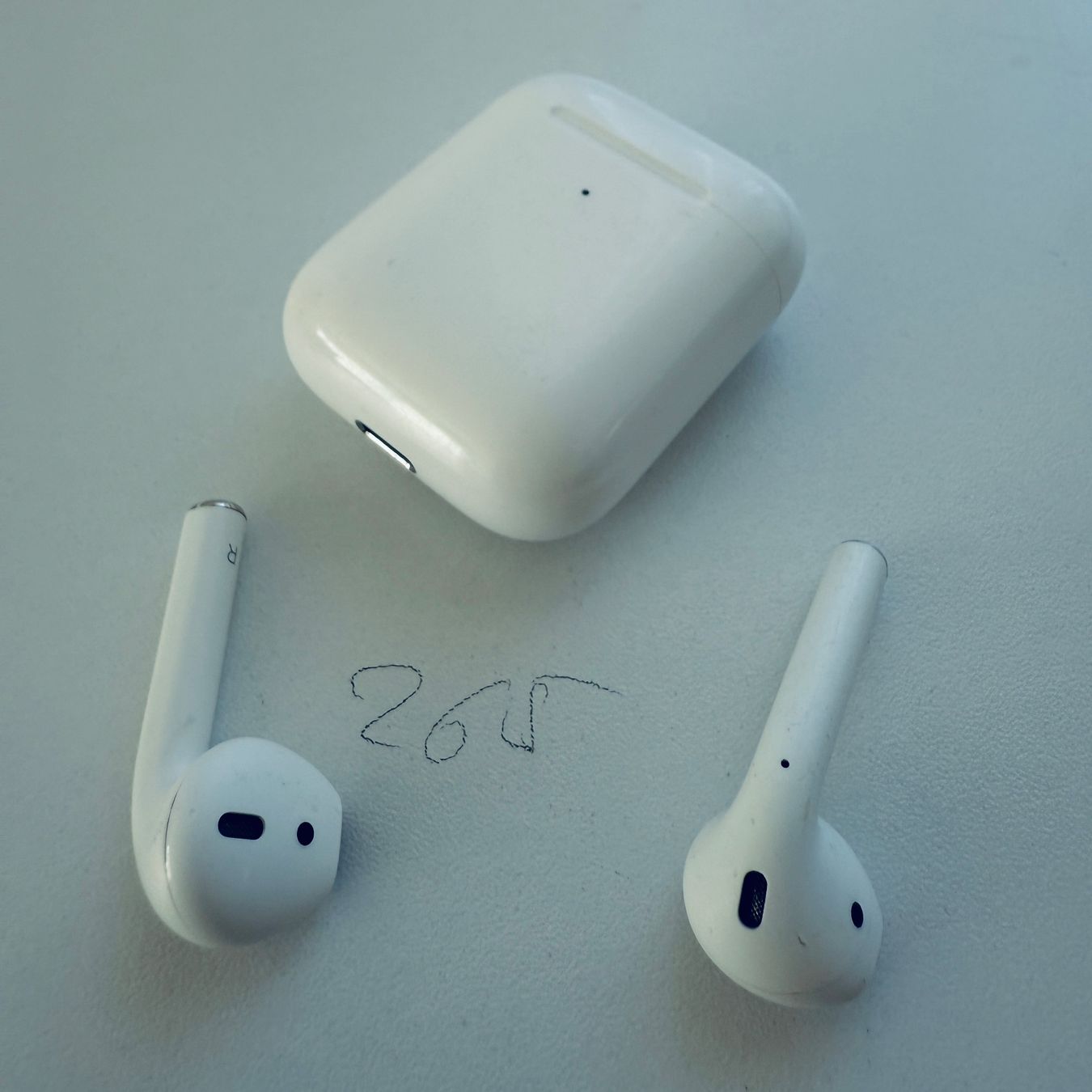 Apple Cuffie: Original Apple AirPods 2 Gen. Kopfhörer mit QI Wireless Case – Usato da Basel venduto da MY.AIRPODS.SHOP 7