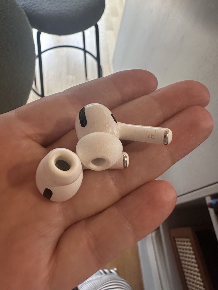 Apple Kopfhörer: Apple AirPods Pro mit Ladecase weiss  – Defekt aus Zürich von Lotta1509 4