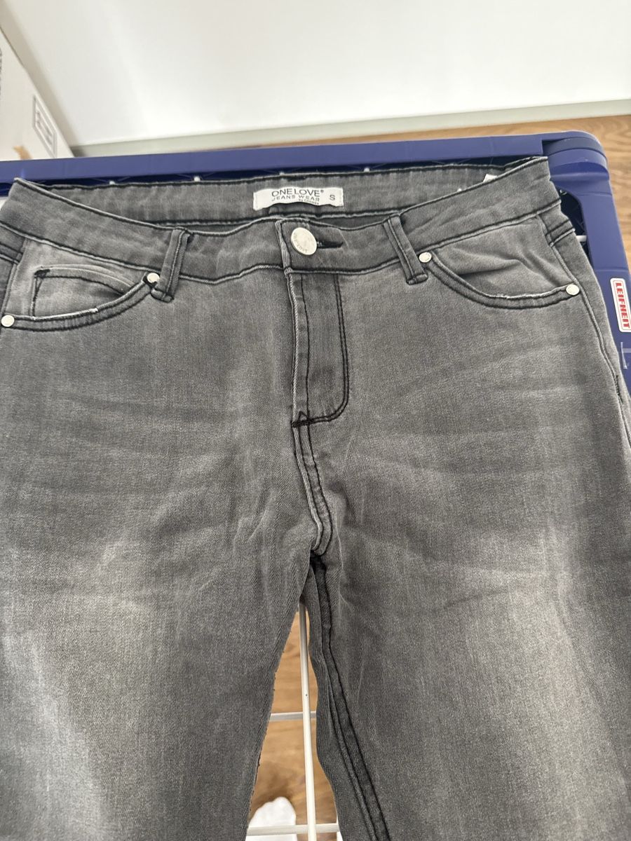 Pantaloni: Skinny Jeans Grösse S Grau – Usato da Zürich venduto da bia_6kmj 2