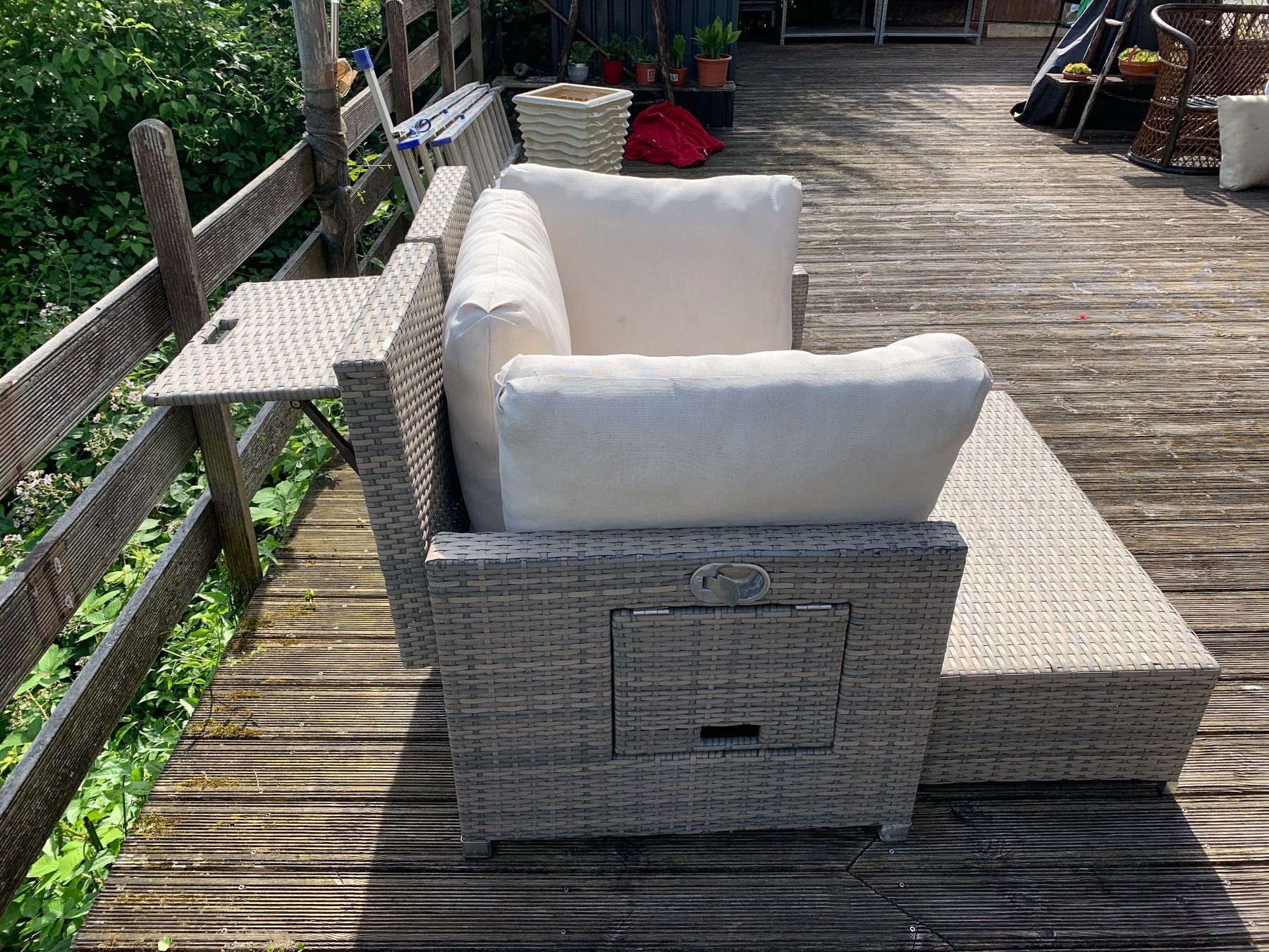 Sofas: Lounge Garten Terrasse Sofa Sitzmöbel wetterfest – Gebraucht aus Nussbaumen AG von  5