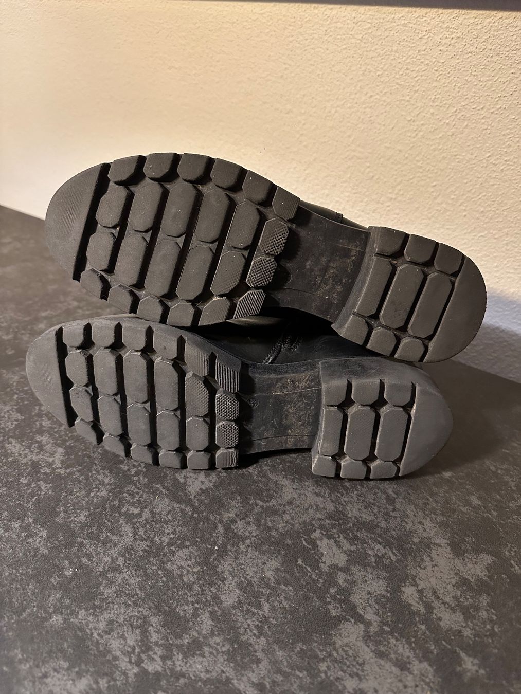 Damenschuhe: Echtleder Stiefel Schuhe Gr 39 – Gebraucht aus Thal von Greentea1 2