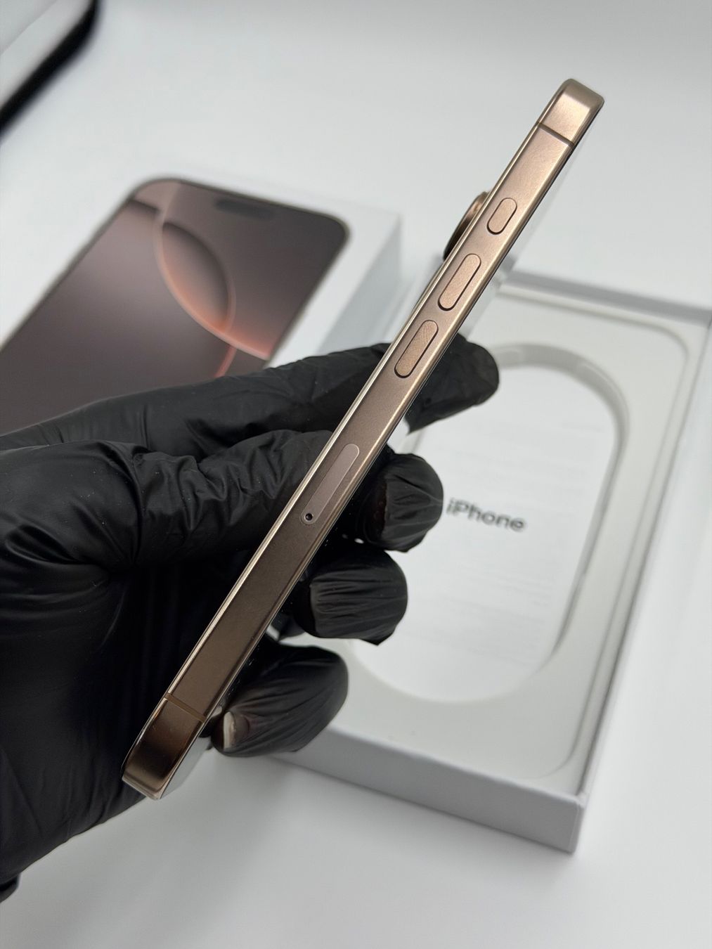 Apple Telefoni cellulari / Smartphones: iPhone 16Pro 256gb Gold Top Zustand – Nuovo (secondo la descrizione) da Chur venduto da ReplaceHub 1