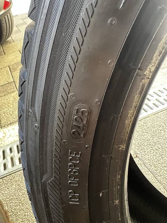 Pneumatici & Ruote complete: 225/45 R19 Winterreifen – Usato da Sursee venduto da gas_8n5t 3