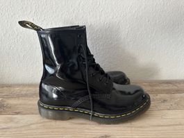 Dr. Martens Lackleder Boots schwarz – Gr. 39
