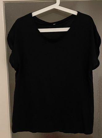 Dünnes T-Shirt - schwarz - perfekt für den Sommer ✨🖤✨