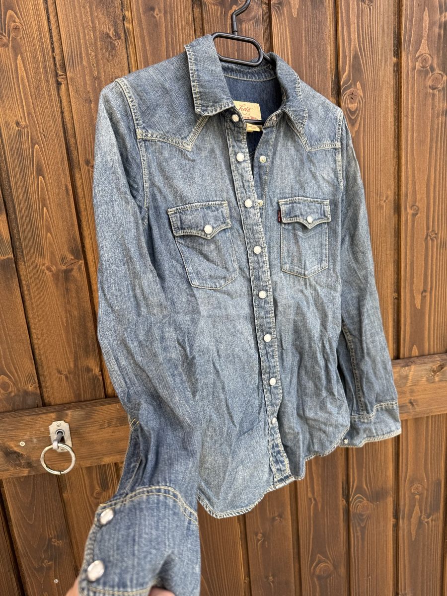 Blusen: Jeans Bluse Levis Gr. XS – Gebraucht aus Rorbas von Zunnii 1