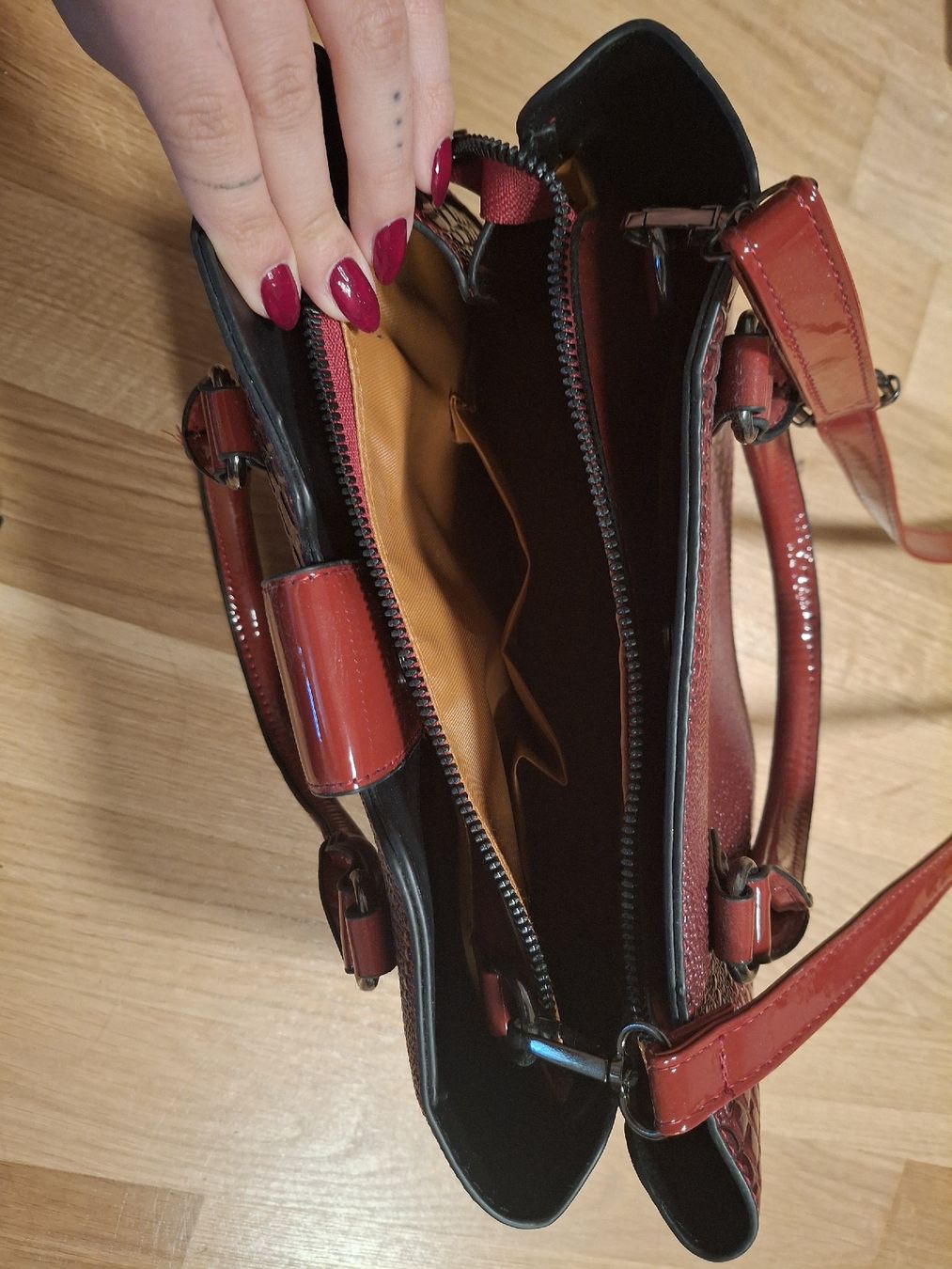 Taschen für Damen: Rote Handtasche  – Neu (gemäss Beschreibung) aus Glattpark(Opfikon) von Beckf0rd 2