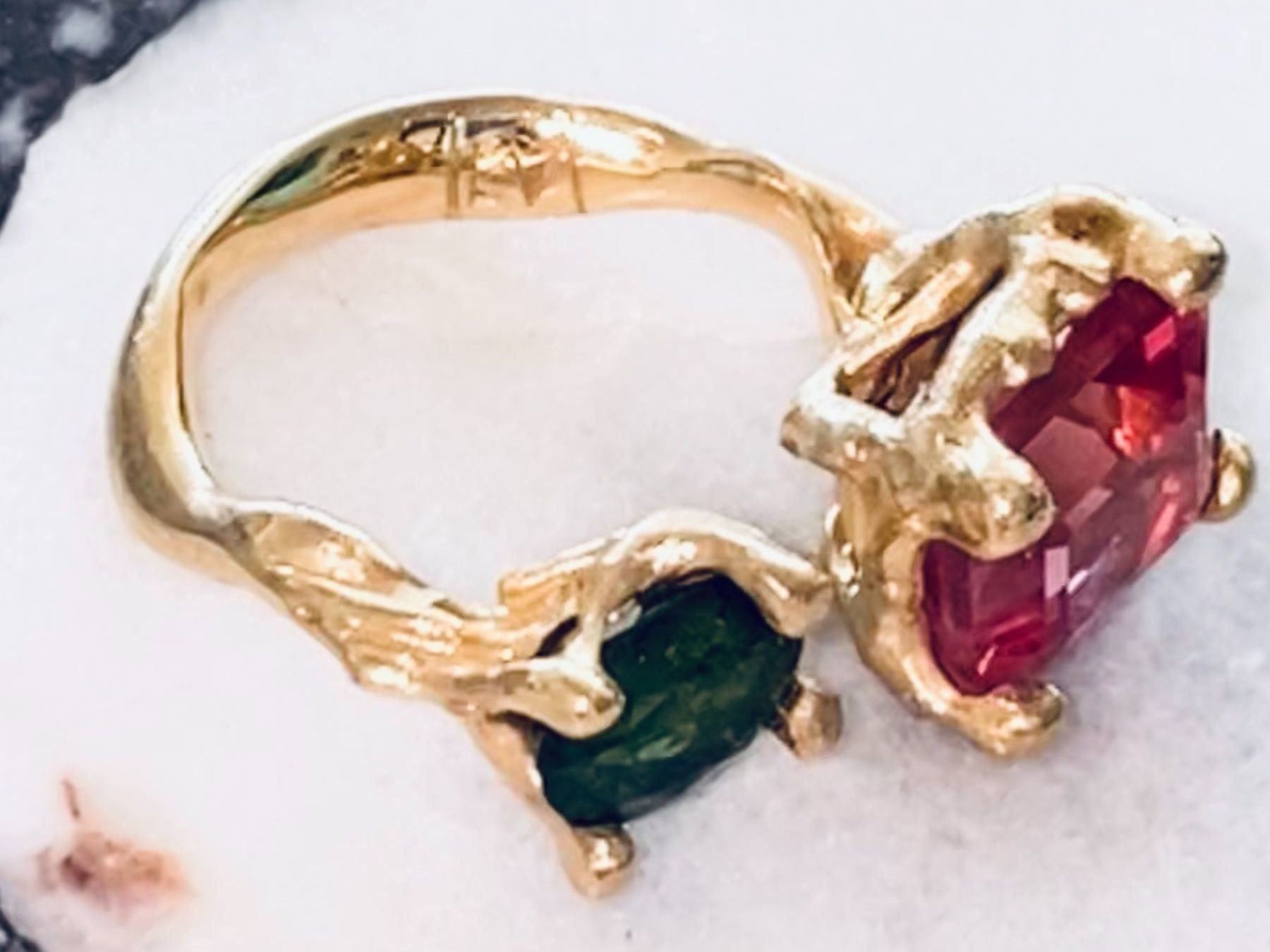 Llan Valls Joies Ringe: LLAN VALLS©️™️ Stackable Padparadscha Sapphire Green Garnet – Gebraucht aus Birsfelden von Brut 6